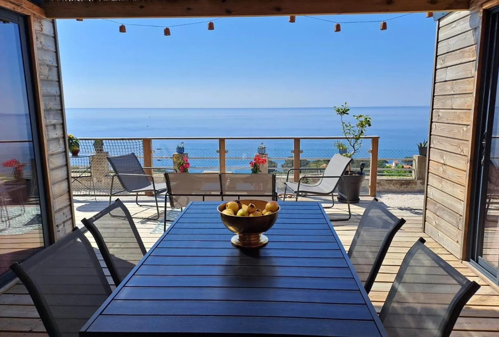 Chalet Avec Vue Mer Splendide contacts